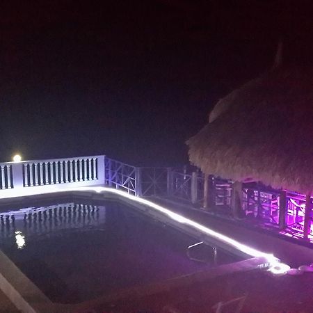 Las Olas Beach House Hotel Sabana Westpunt Екстериор снимка