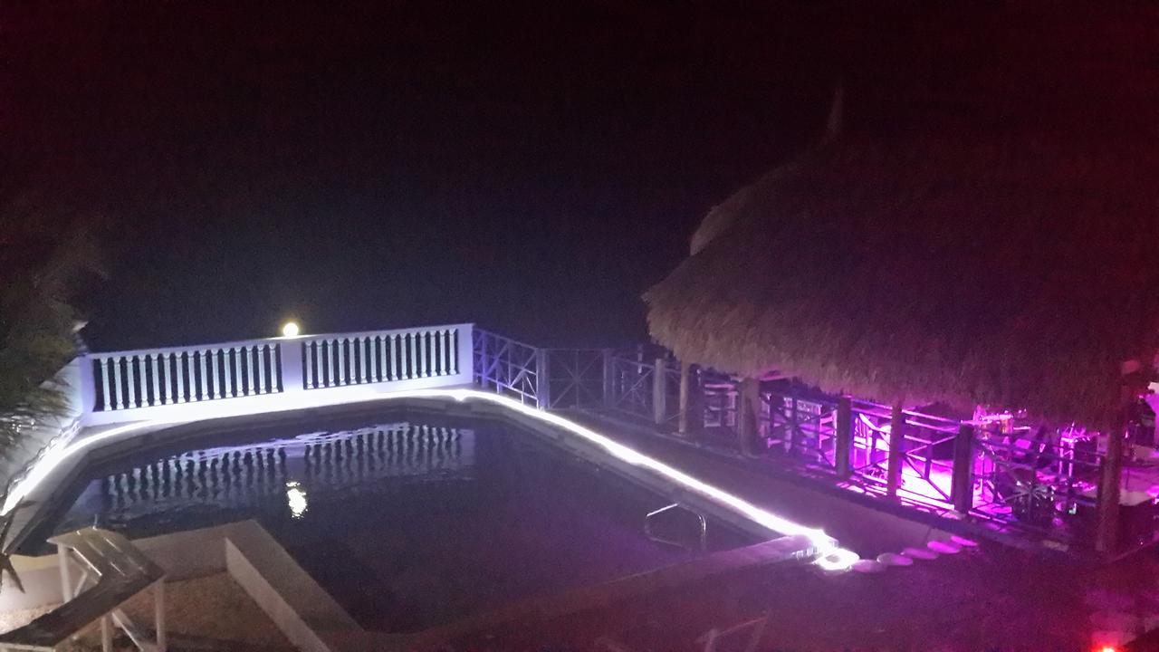 Las Olas Beach House Hotel Sabana Westpunt Екстериор снимка